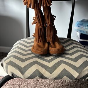Minnetonka boots brand new in box